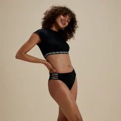 Flu3nte Solid Short Sleeve Logo Elastic Crop Top